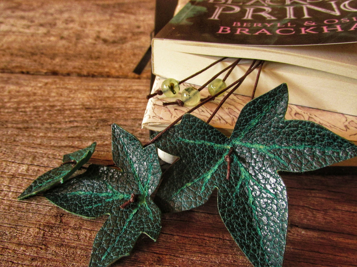 Upcycled Leather Bookmark "Ivy"